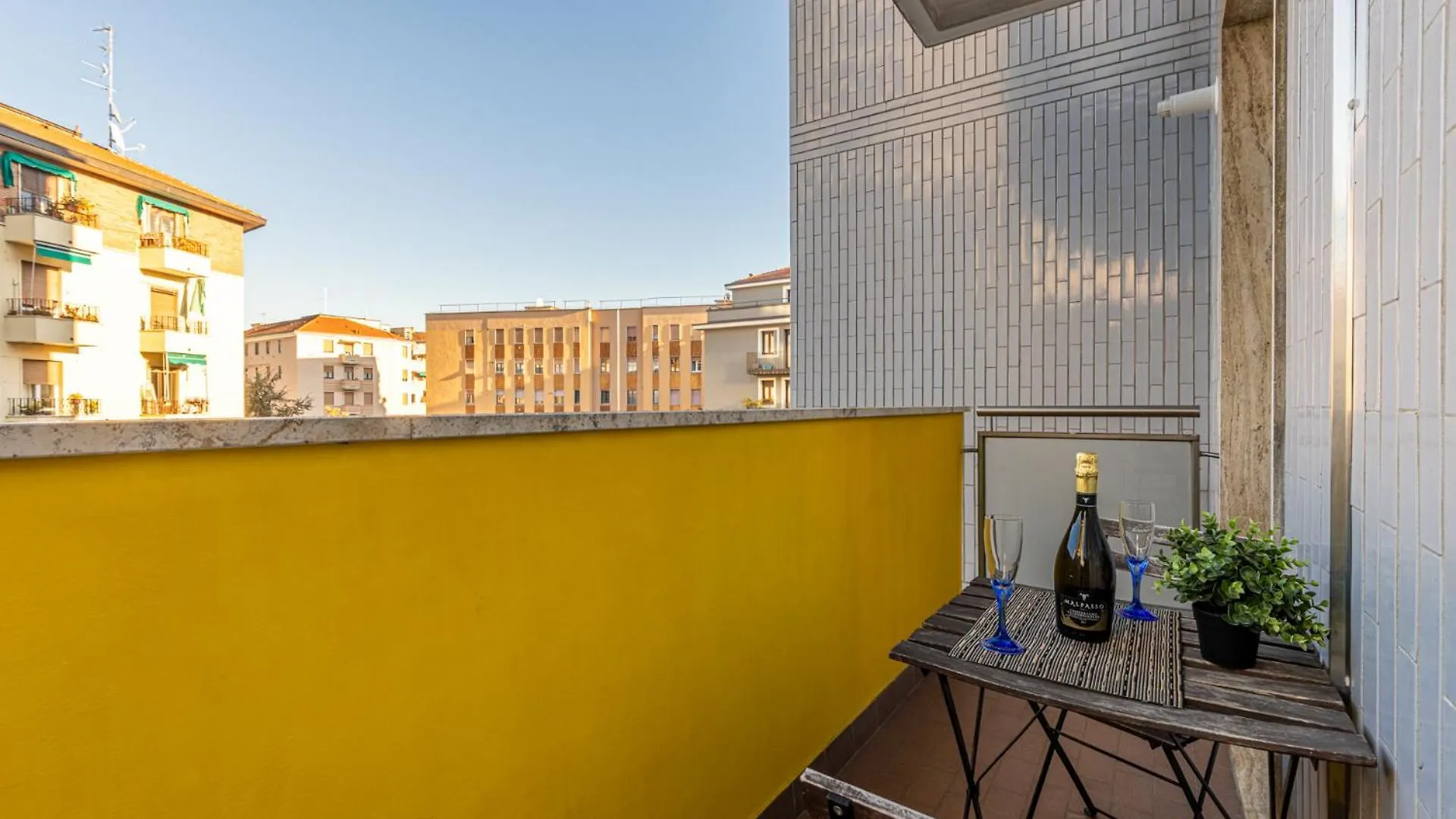 Apartment Brentahouse - 5 Stops To Duomo Centro By Metro M3 Milan