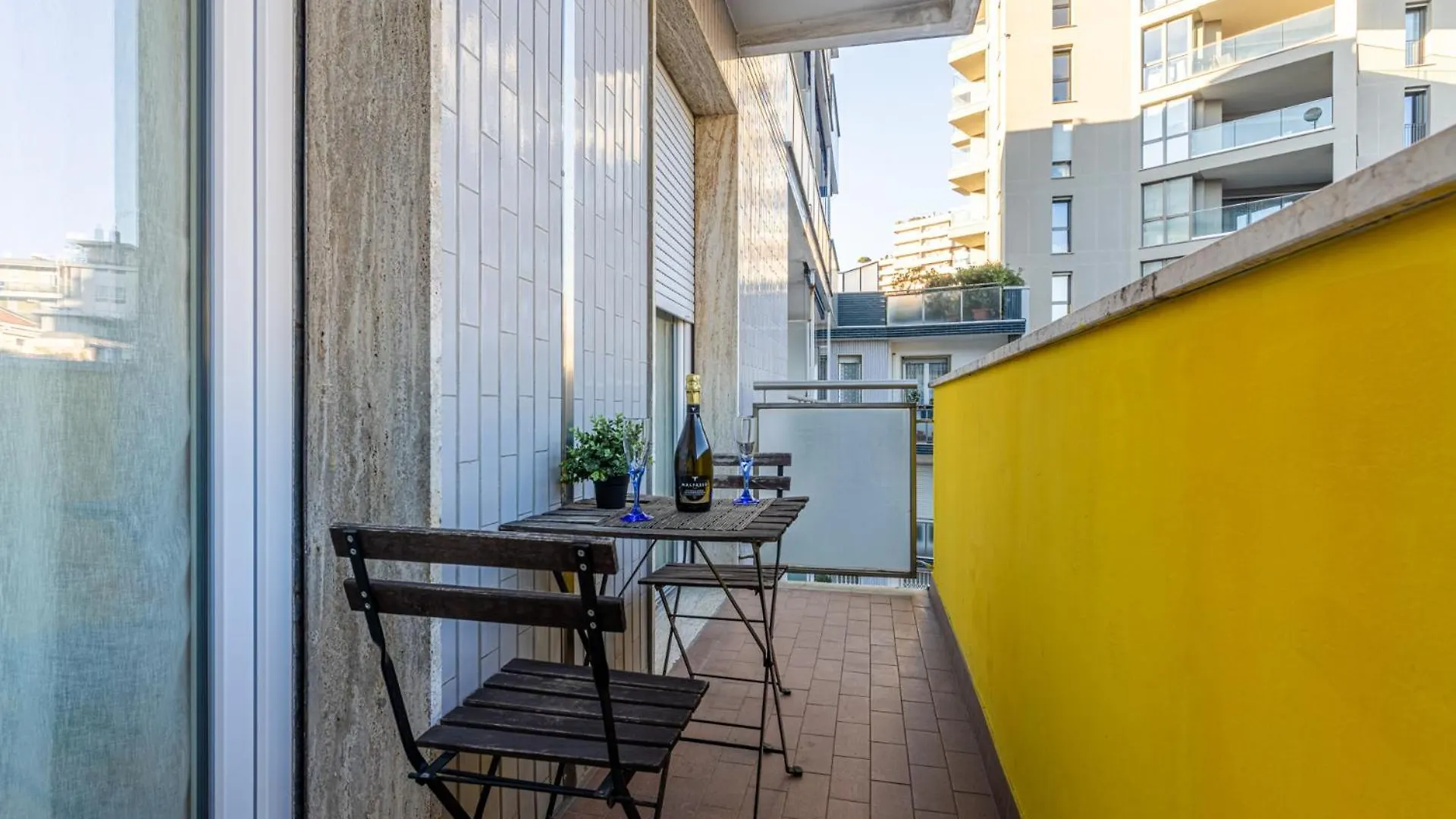 Apartment Brentahouse - 5 Stops To Duomo Centro By Metro M3 Milan Italy